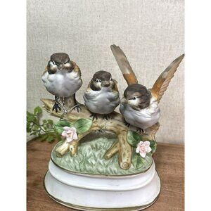 TOWLE Fine Porcelain Spring 3 Birds Figurine Music Box Figurine Vintage